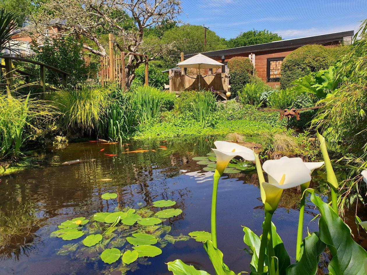 'Monktonmead Lodge' In Secluded Setting, With Private Indoor Pool. Ryde  Exterior photo