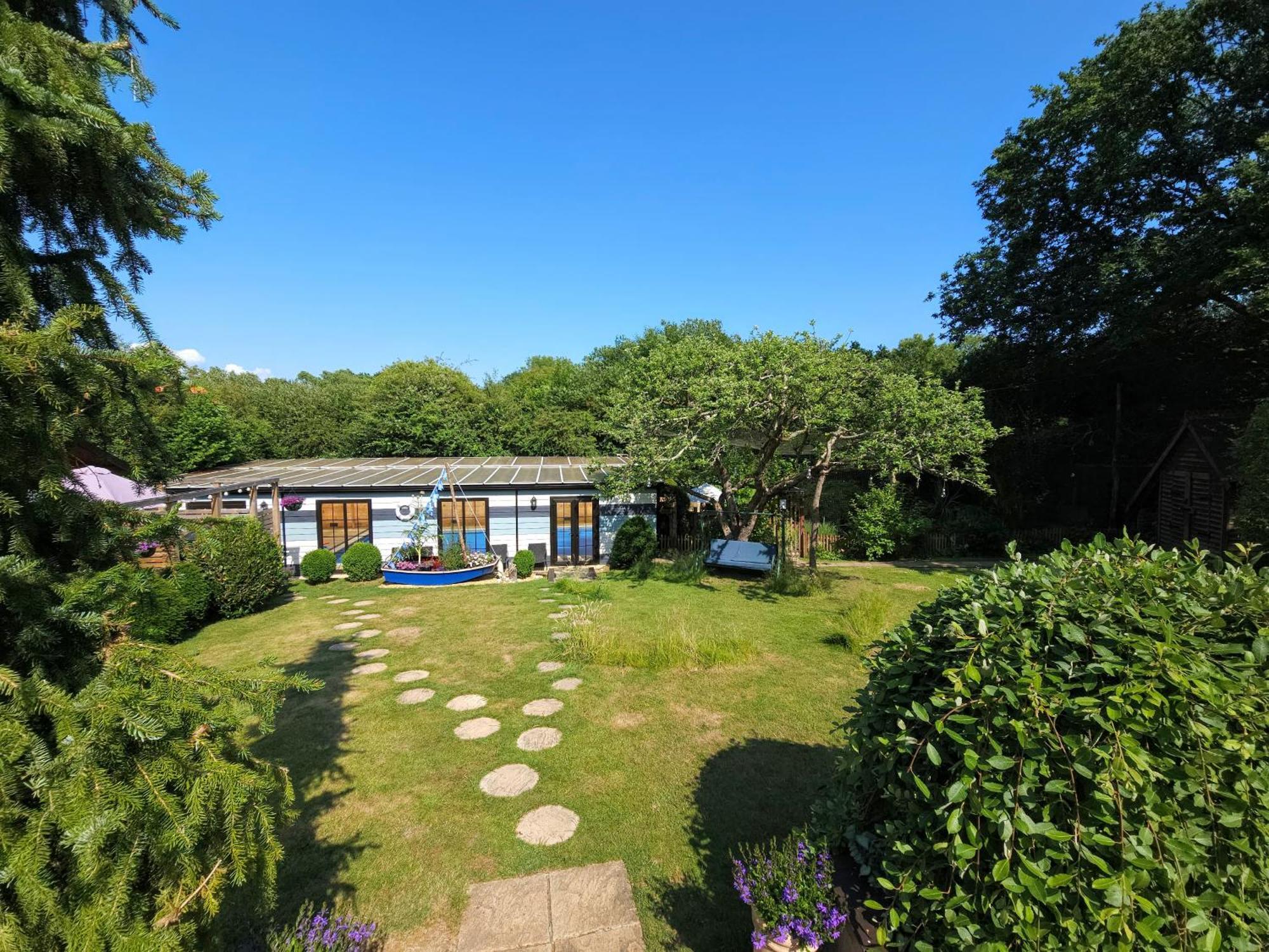 'Monktonmead Lodge' In Secluded Setting, With Private Indoor Pool. Ryde  Exterior photo